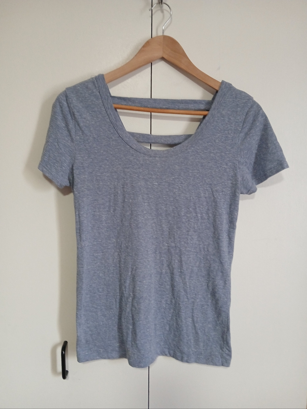 Bluelemon Fitted Tee Size L - Light Blue - Open Ladder Back Detail